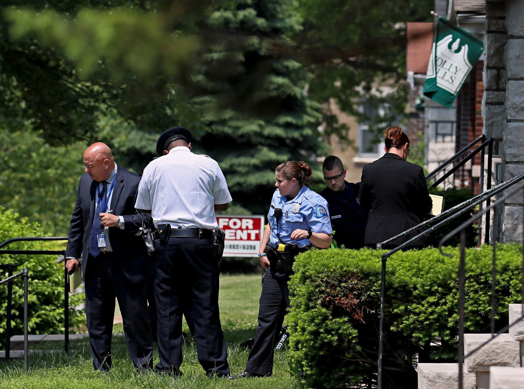 Police shoot and kill woman with gun